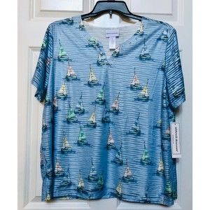 ALFRED DUNNER WOMEN'S SIZE XL BLUE AND SAILBOAT SLIT NECK TOP SHORT SLEEVES